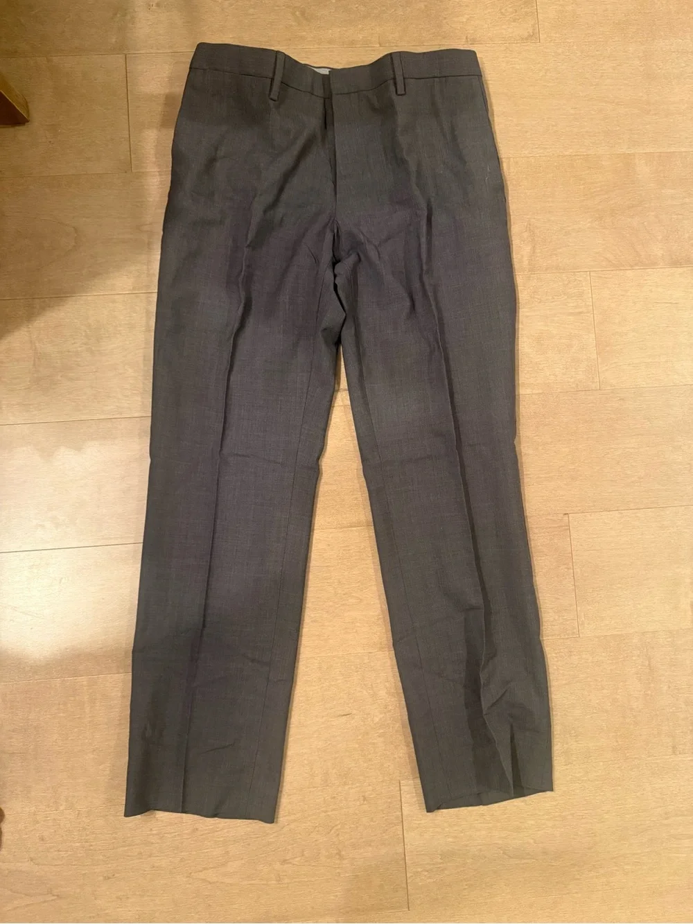 NWT Banana Republic Classic-Fit Men’s Dress Pants in Charcoal Gray